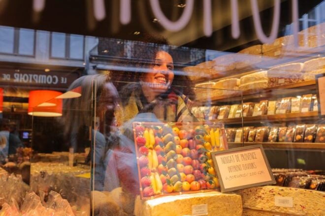 From Paris: Bruges Guided Tour With Hotel Pickup - Exploring the Charming City of Bruges