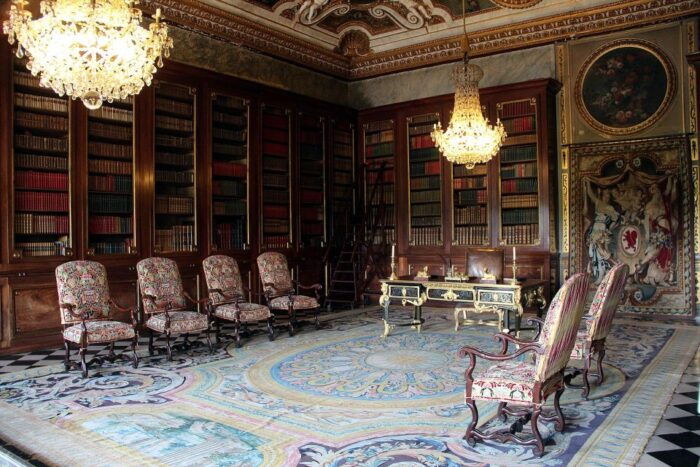 From Paris: Château De Fontainebleau & Vaux-Le-Vicomte - Culinary Options During the Tour