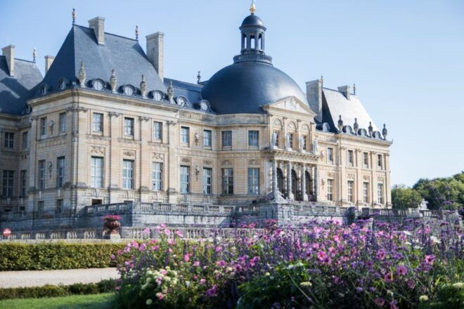 From Paris: Chateau De Fontainebleau & Vaux-Le-Vicomte Tour - Inclusions