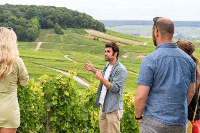 From Paris: Day Trip to Champagne With 8 Tastings & Lunch - Lunch and Vineyard Tour