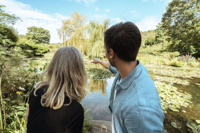 From Paris: Day Trip to Giverny & Versailles With Lunch - Lunch During the Excursion