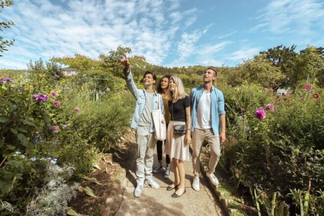 From Paris: Day Trip to Giverny & Versailles With Lunch - Day Trip Option Details