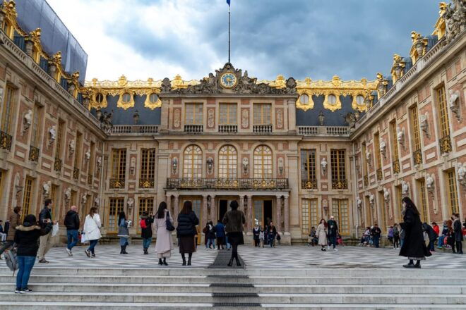 From Paris: Full Day in Giverny & Versailles - Private Tour - Expert Tour Guide