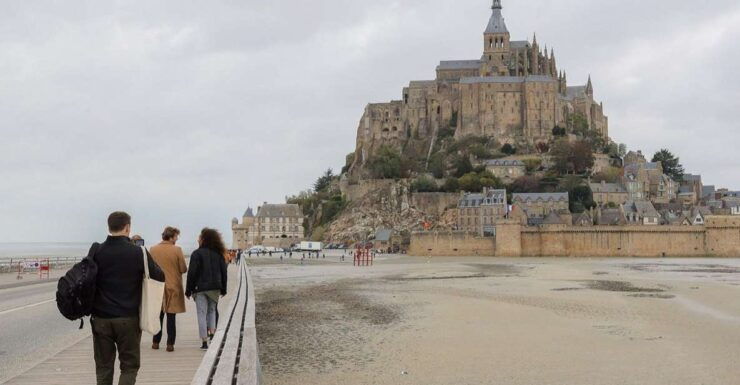 From Paris: Full-Day Mont Saint-Michel Guided Tour - Experience