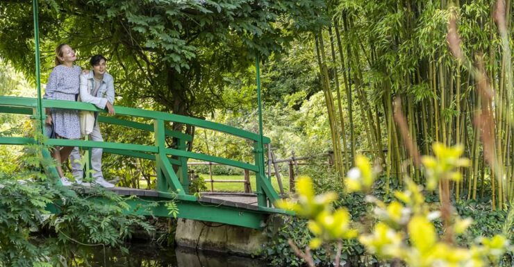 From Paris: Giverny Day Trip With Audio Guide or Live Guide - Activity Details and Options