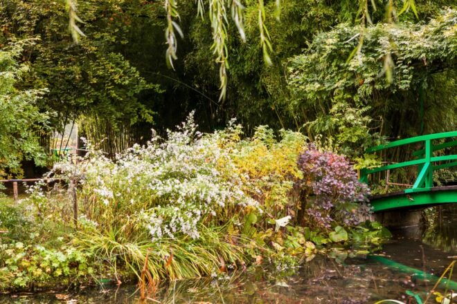 From Paris: Giverny Day Trip With Audio Guide or Live Guide - Additional Information