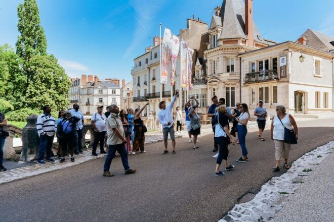 From Paris: Loire Valley Castles Day Trip With Wine Tasting - Exploring the Charming Town of Blois