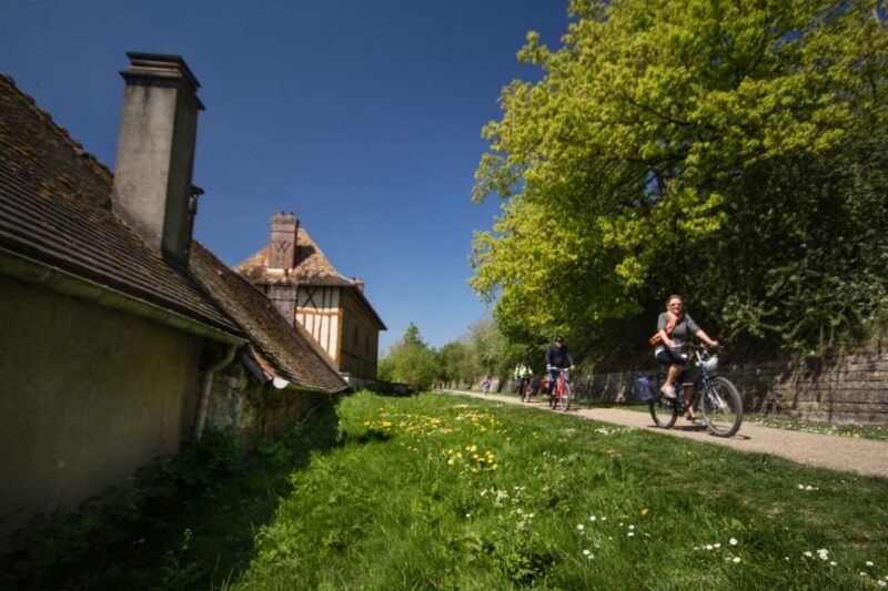 From Paris: Monet Garden & Giverny Bike Tour and Picnic Stop - Itinerary Highlights