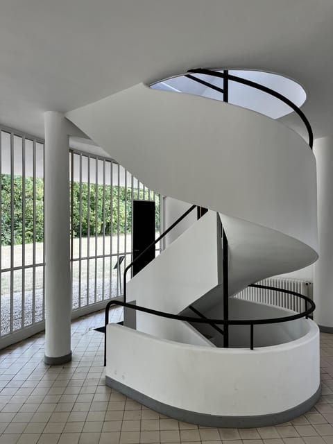 From Paris : PRIVATE TOUR - Villa Savoye - Le Corbusier - Location and Importance