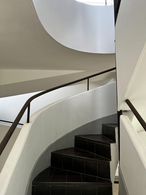 From Paris : PRIVATE TOUR - Villa Savoye - Le Corbusier - Architectural Highlights