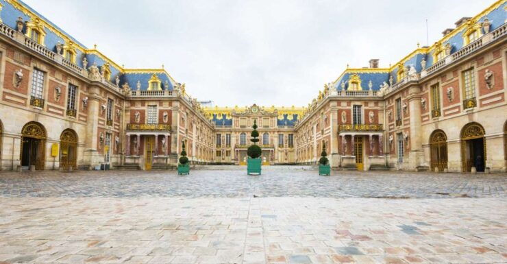 From Paris: Roundtrip Shuttle to Versailles - Activity Details