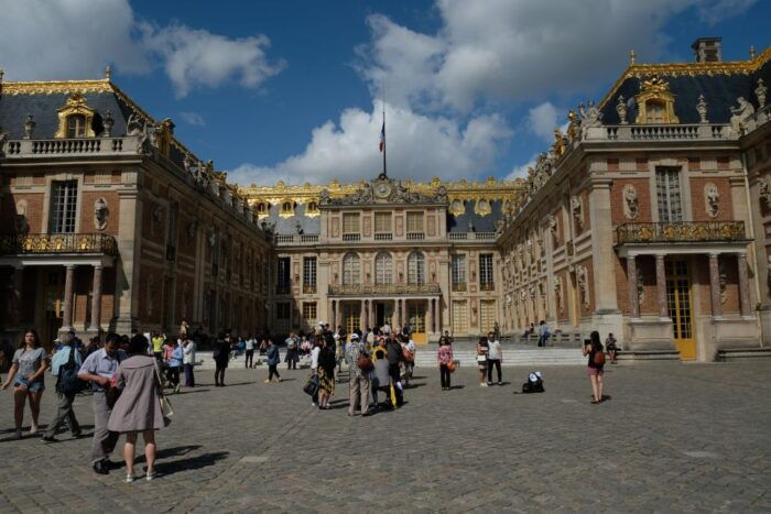 From Paris: Versailles Palace and Gardens Guided Day Trip - Accessibility Considerations