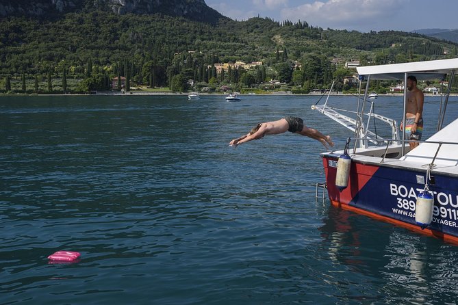 From Peschiera: Cruise on the Southern Coast to Sirmione - Onboard Amenities and Services