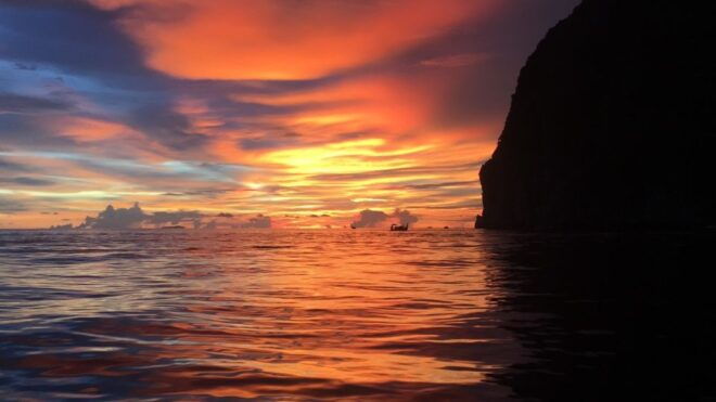 From Phi Phi: Sunset and Bioluminescent Plankton Boat Tour - Review Summary