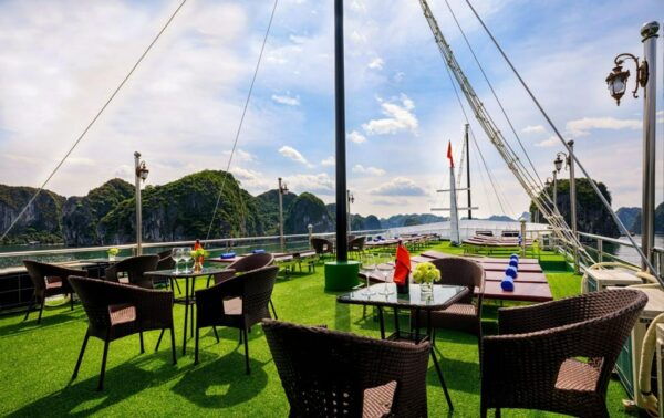 From Phong Nha: 3Day Ninh Binh & Lan Ha Bay Overnight Cruise - Accommodation and Meals
