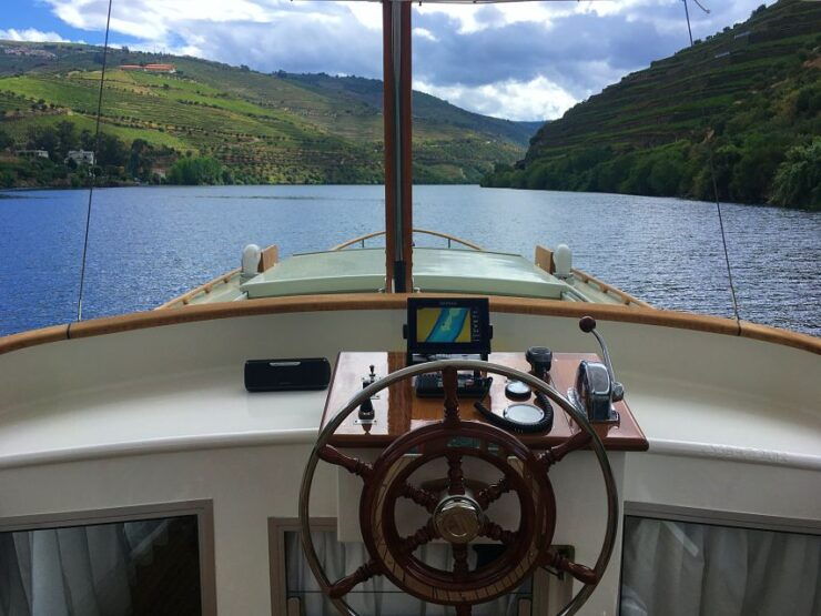 From Pinhão: Private Yacht Cruise Along the Douro River - Experience