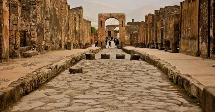 From Pompeii: Walking Tour With Guide in the Excavations - Reservation Process and Duration