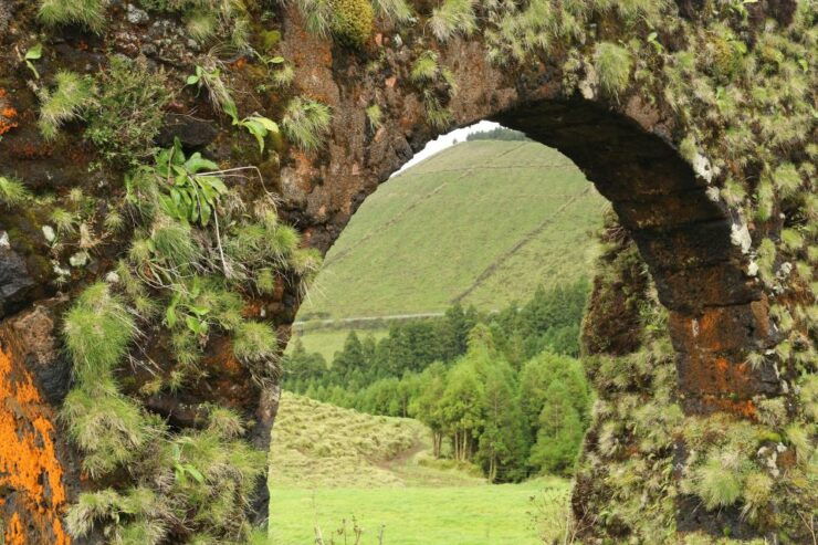 From Ponta Delgada: Seven Cities & Fire Lake 4x4 Trip - Trip Duration and Guide Availability