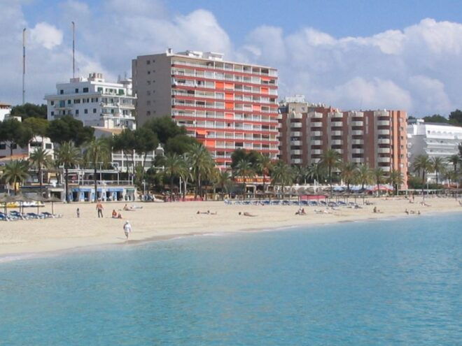 From Port Alcudia: Magaluf Shuttle Bus - Booking Information