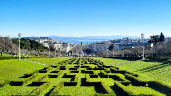 From Portimão or Albufeira: Guided Full-Day Trip to Lisbon - Sights and Landmarks