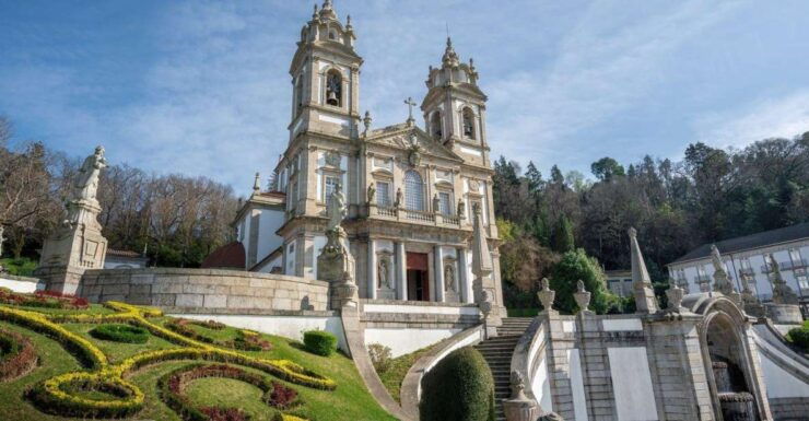 From Porto: Minho Tour Guimarães/Braga Full Day All Included - Itinerary