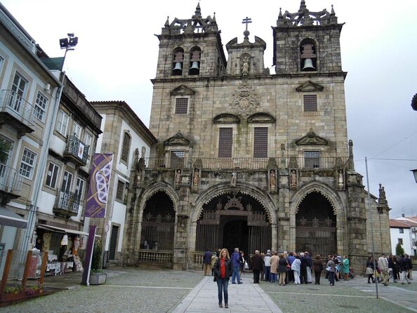 From Porto: Wonders of Braga & Guimaraes Private Day Trip - Overview of Braga and Guimaraes