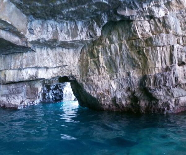 From Positano/Praiano: Amalfi Coast & Caves Speedboat Tour - Safety Tips
