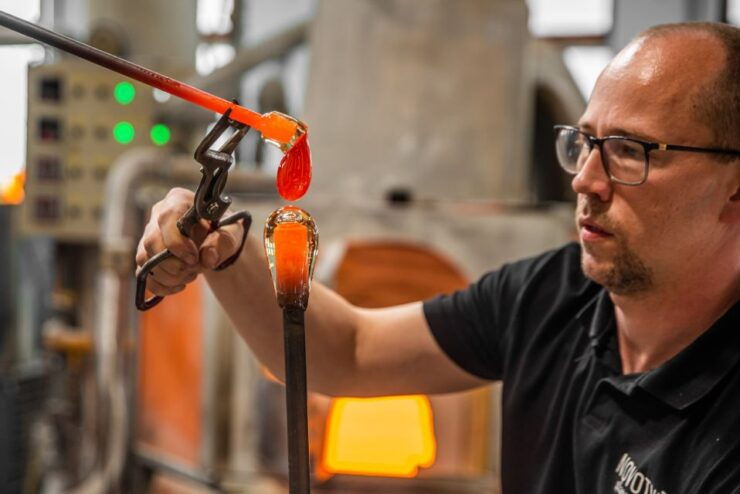 From Prague: Bohemian Glass Crystal Private Tour With Lunch - Tour Experience