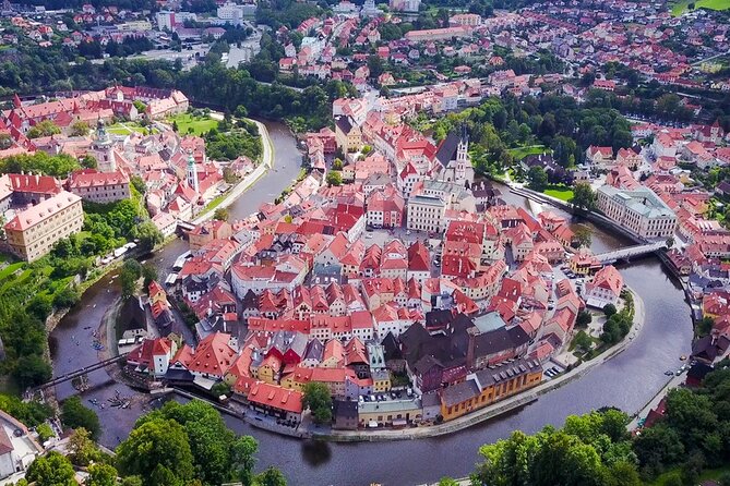 From Prague: Český Krumlov and Holašovice Guided Tour - UNESCO World Heritage Sites