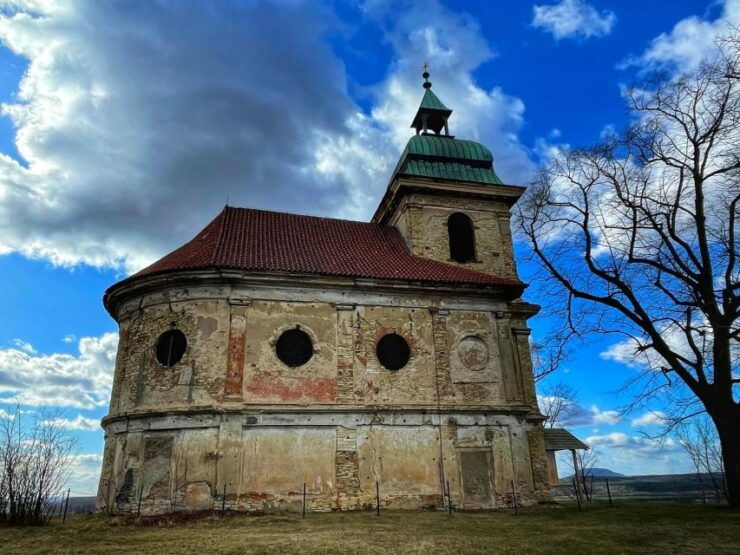 From Prague: Devil's Heads - Full-Day Hiking Trip - Full Description