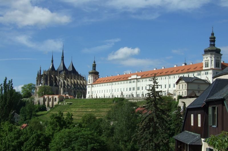 From Prague: Kutna Hora with St. Barbaras Cathedral and Bone Church - Why Kutná Hora makes a good day away from Prague