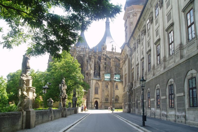 From Prague: Kutna Hora with St. Barbaras Cathedral and Bone Church - St. Barbara’s Cathedral brings a grander scale