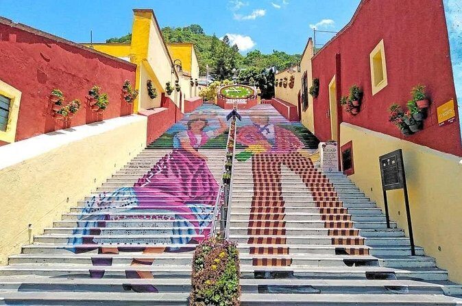 From Puebla Day of the dead in Atlixco monumental catrinas - FAQ