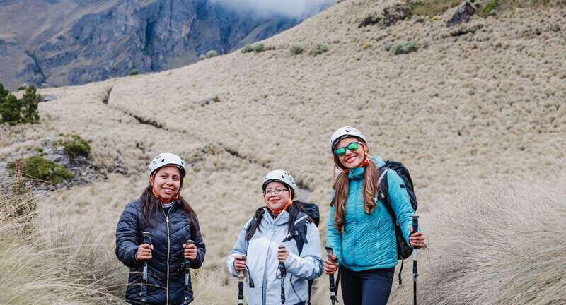 From Puebla: Hiking in the Iztaccíhuatl all included - An Authentic High-Altitude Mexican Adventure