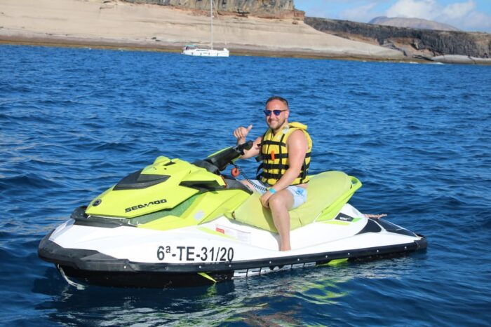From Puerto Colon : 1 Hour Adrenaline Jetski Tour - Safety and Expert Guidance