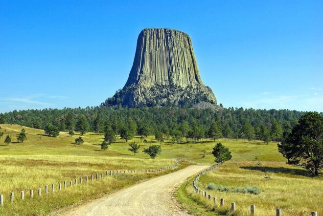 From Rapid City: Private Devils Tower Tour and Hike - Tour Guide