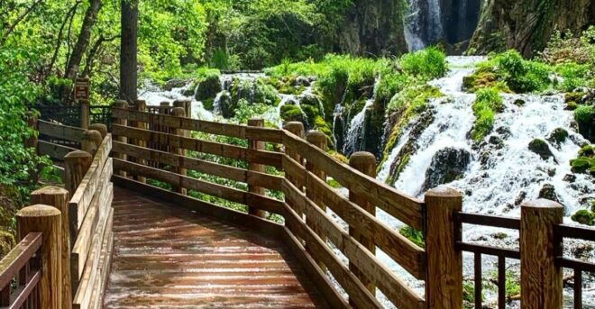 From Rapid City: Private Spearfish Canyon Tour - Live Tour Guide