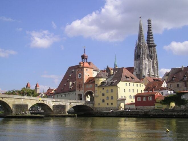 From Regensburg: Private Transfer to Prague - Common Questions