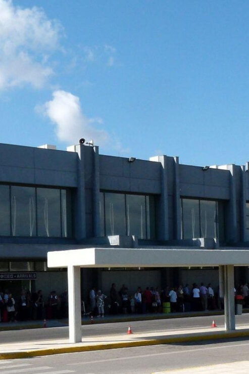 From Rethymno: PRIVATE TRANSFERS to AIRPORTS and PORTS - Vehicle Options and Comfort