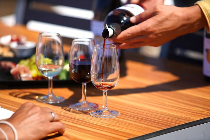 From Rethymno Visit of Knossos & Winery With Tastings & Lunch - Wine Tastings at a Local Winery