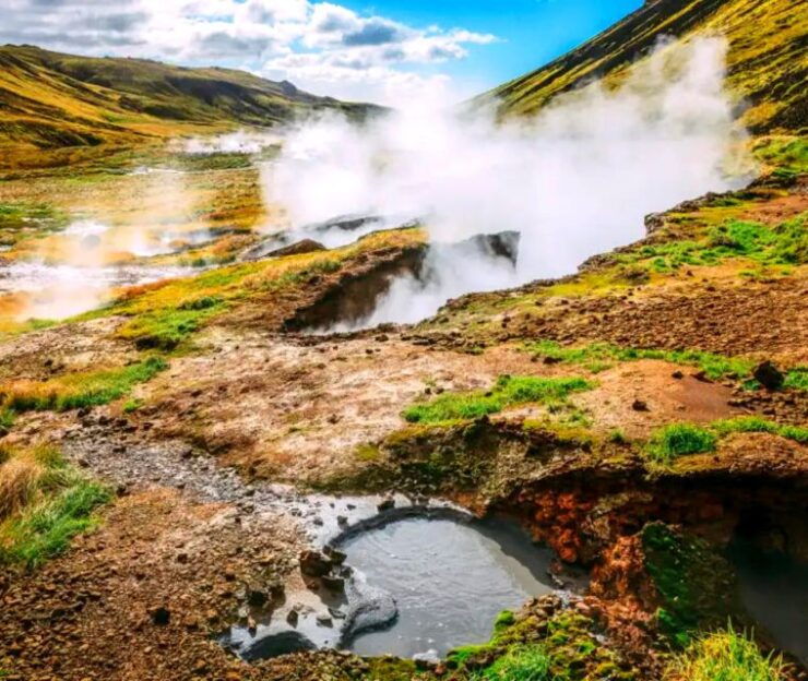 From Reykjavik: Helicopter Tour to Hengill With Landing - Tour Overview