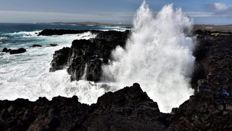 From Reykjavik: Reykjanes Geopark Tour & Airport Transfer - FAQ