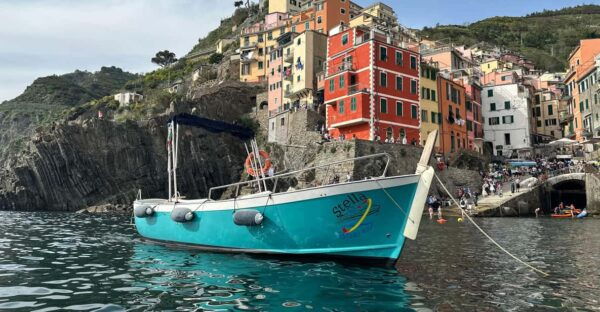 From Riomaggiore: Guided Boat Tour Around Cinque Terre - Customer Feedback