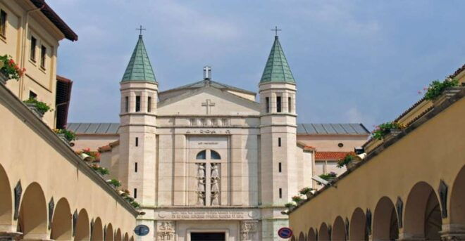 From Rome: Cascia Spoleto Guided Day Trip - Booking