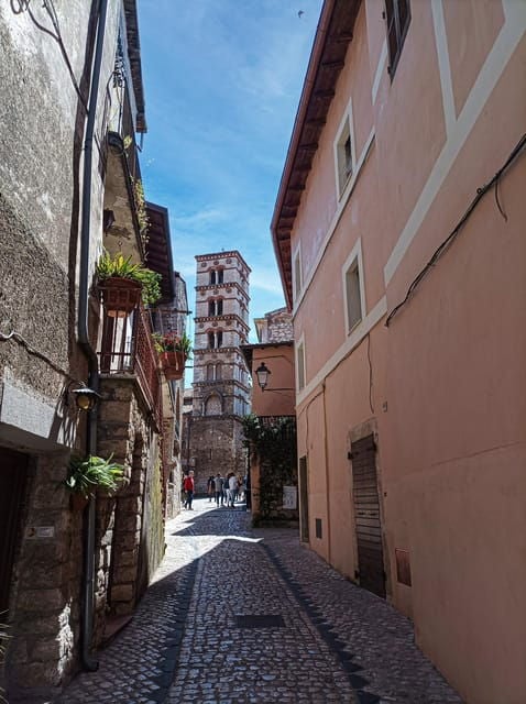 From Rome: Garden of Ninfa, Sermoneta Day Trip - Itinerary Breakdown