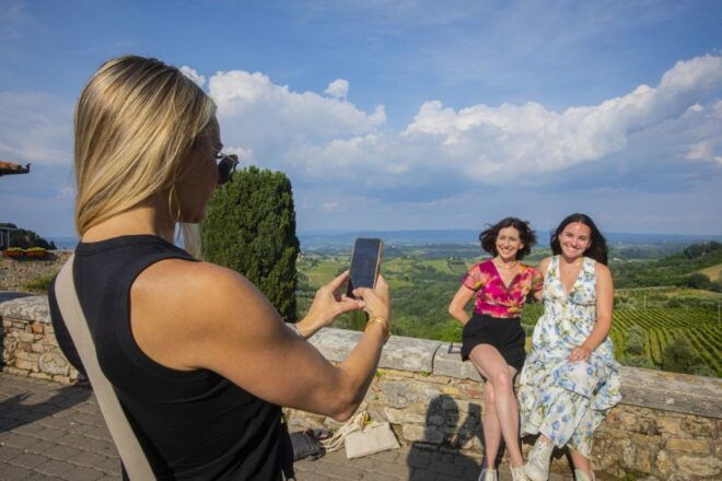 From Rome to Florence via Pienza & Siena Transfer With Lunch - Itinerary Overview