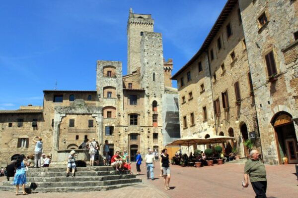From Rome to Florence via Pienza & Siena Transfer With Lunch - Important Information and Restrictions