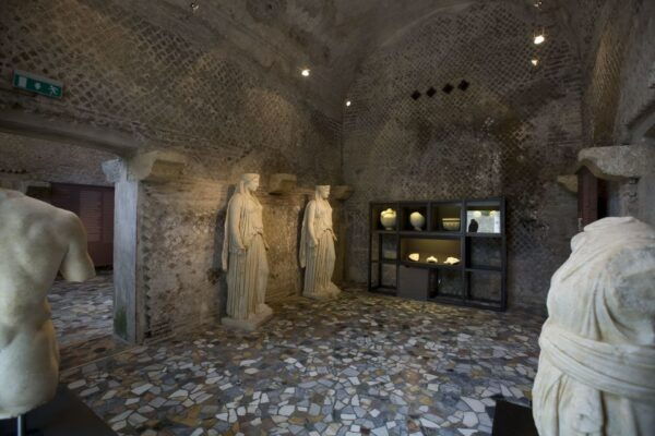 From Rome: Villa Deste and Villa Adriana Skiptheline - The Sum Up