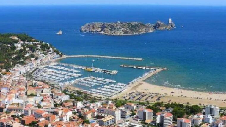 From Roses: Medes Islands Boat Tour With El Estartit Visit - Exploring the Picturesque El Estartit
