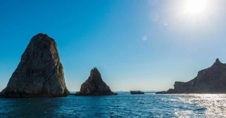 From Roses: Medes Islands Boat Tour With El Estartit Visit - Full Description